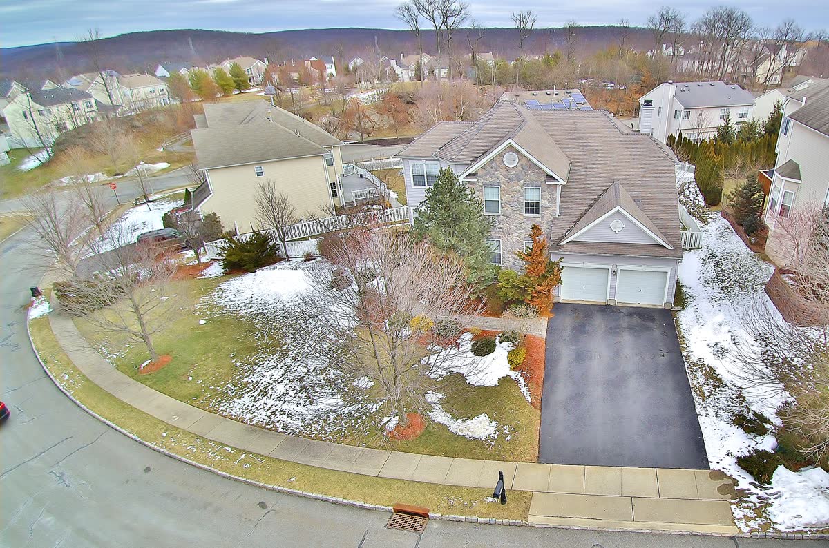 323 Pinnacle Dr., Lake Hopatcong